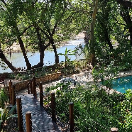 Paradise River Lodge フッドスプルイト エクステリア 写真