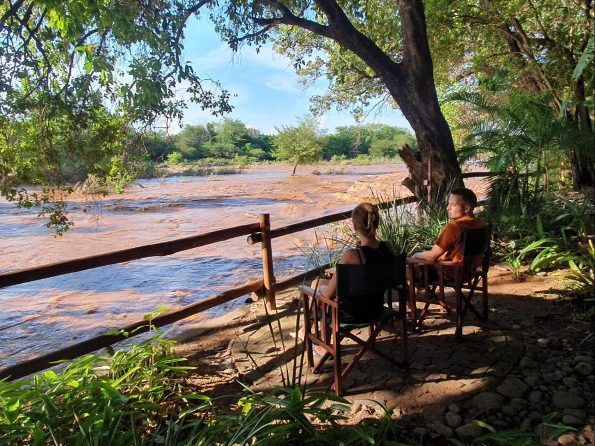 Paradise River Lodge フッドスプルイト エクステリア 写真
